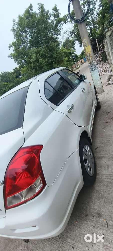 Maruti Suzuki Dzire 1.2 Vxi 2010