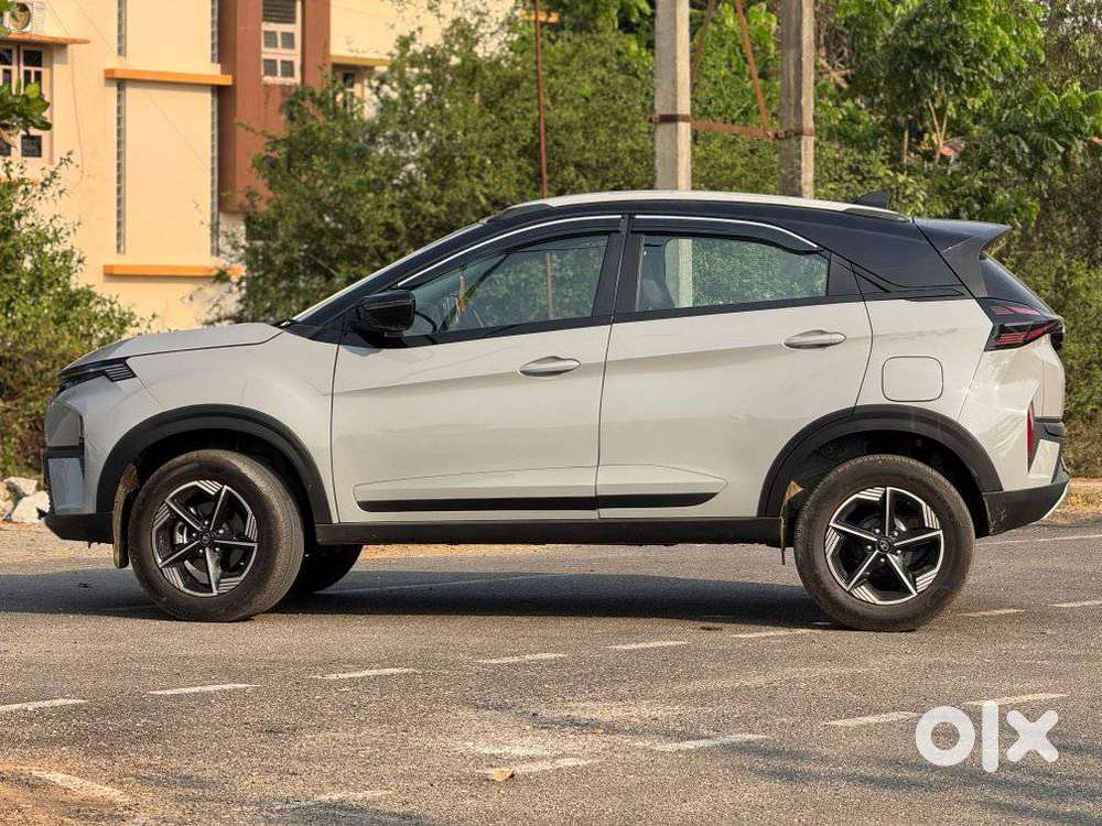 Tata Nexon Creative Plus 1.2 Revotron Petrol 6 Mt, 2025, Petrol