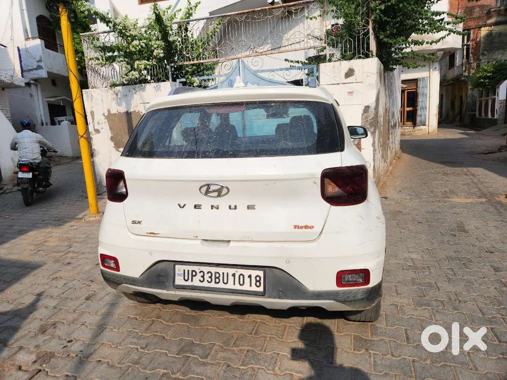 Hyundai Venue 2022 Petrol Well Maintained