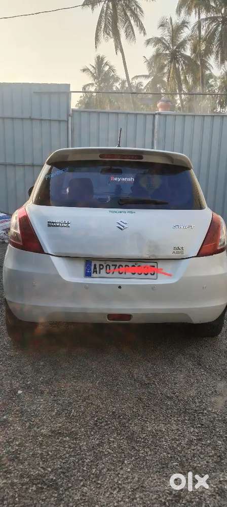 Maruti Suzuki Swift Zxi 2015 టాప్ మోడల్