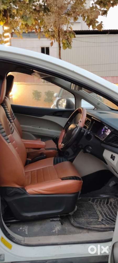 Mahindra Marazzo M2 8str, 2022