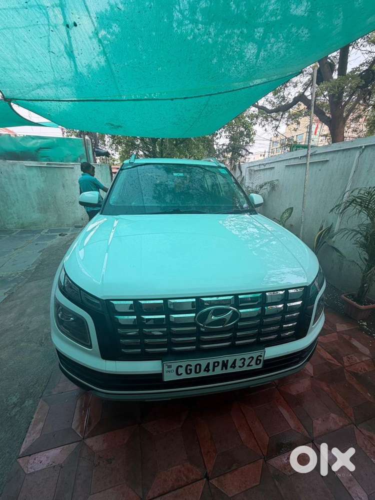 Hyundai Venue 2024 Petrol Good Condition
