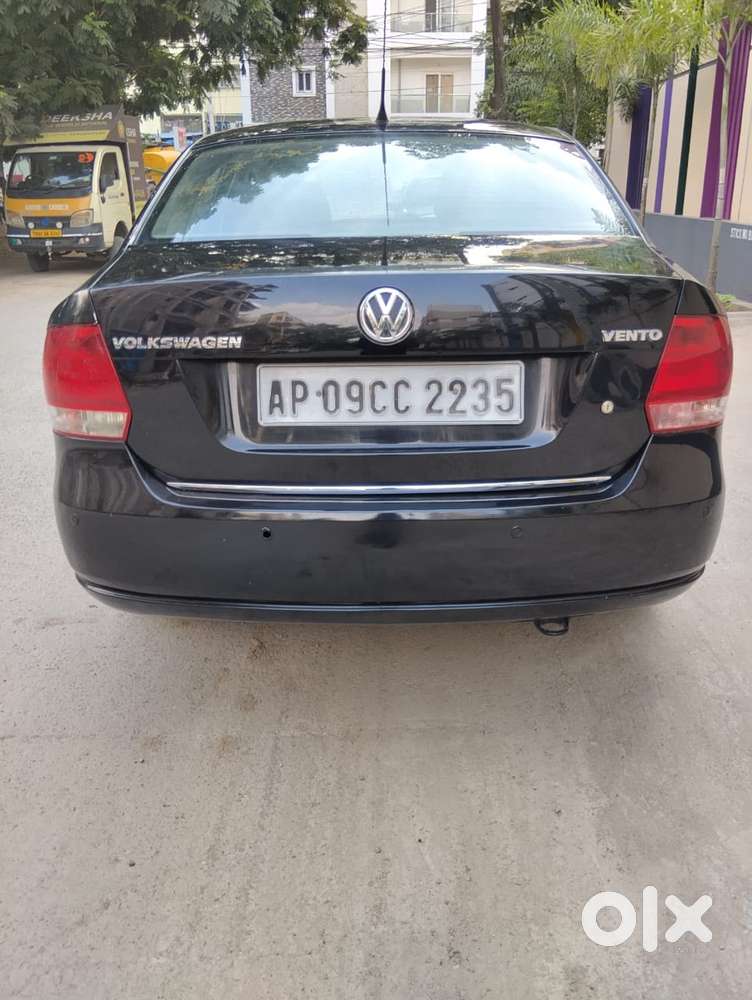 Volkswagen Vento 2010-2013 Petrol Highline, 2011, Petrol