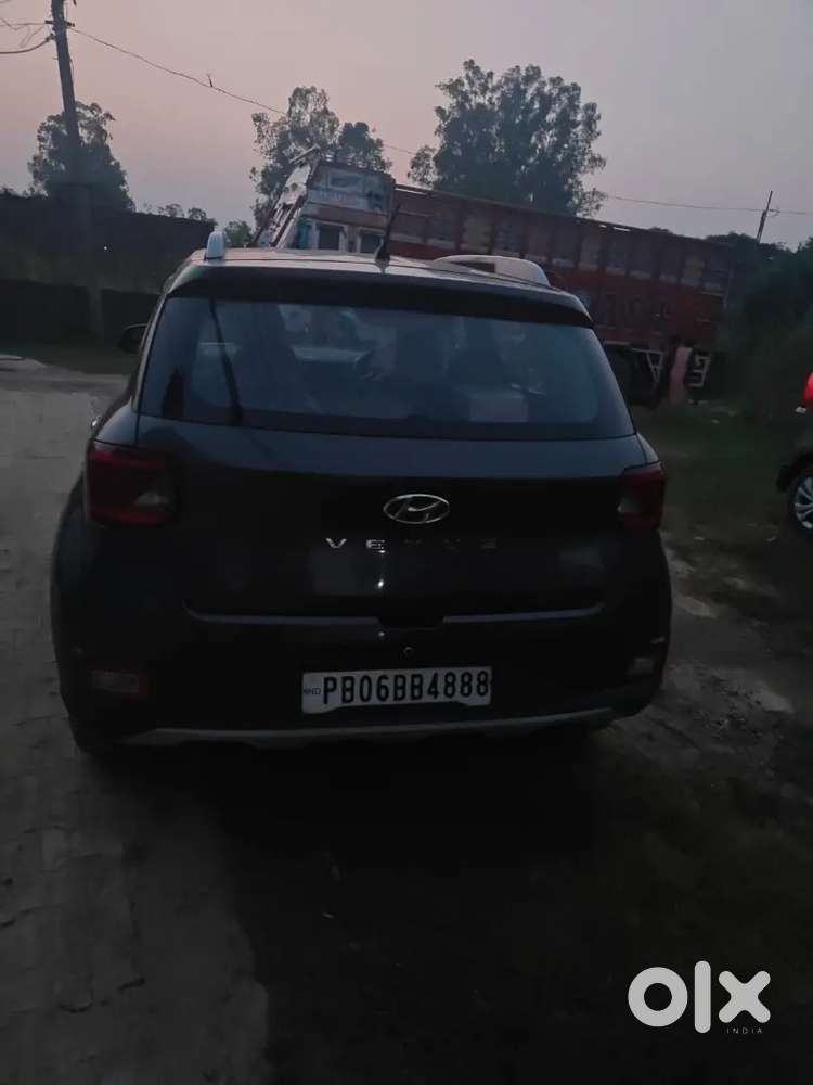 Hyundai Venue Petrol 2022