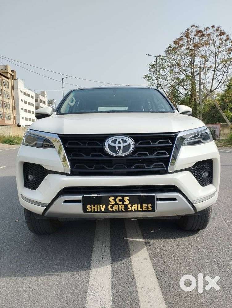 Toyota Fortuner 4x2 At 2.7 Petrol, 2025, Petrol