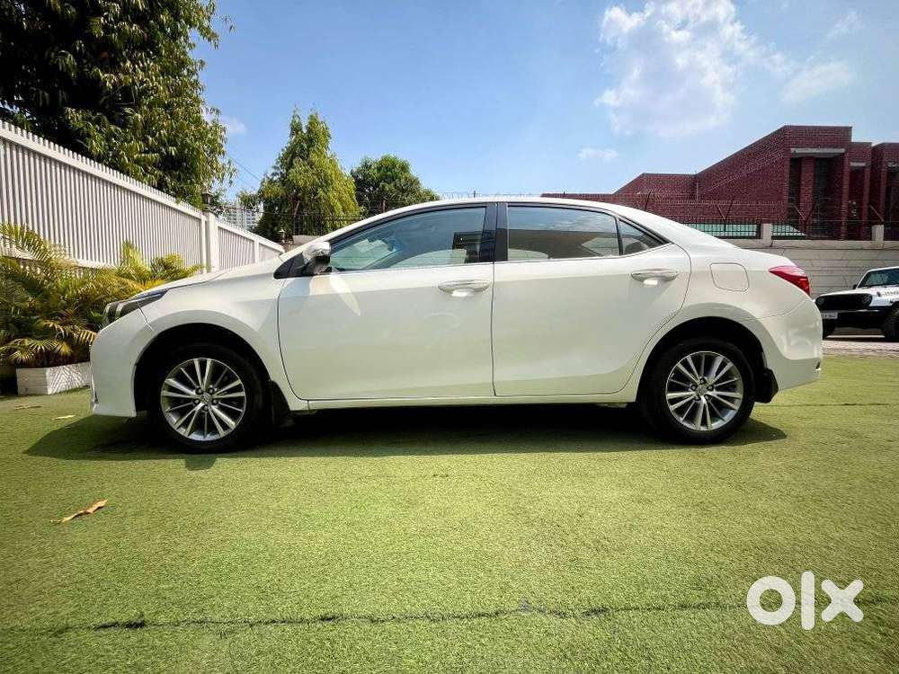 Toyota Corolla Altis 2013-2017 Vl At, 2015, Petrol