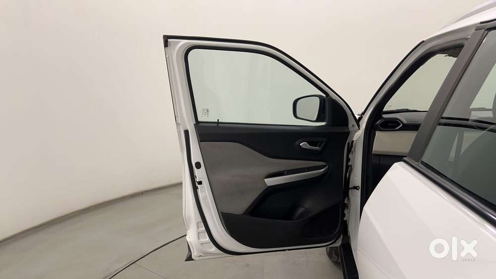 Nissan Magnite 1.0 Xv, 2021, Petrol