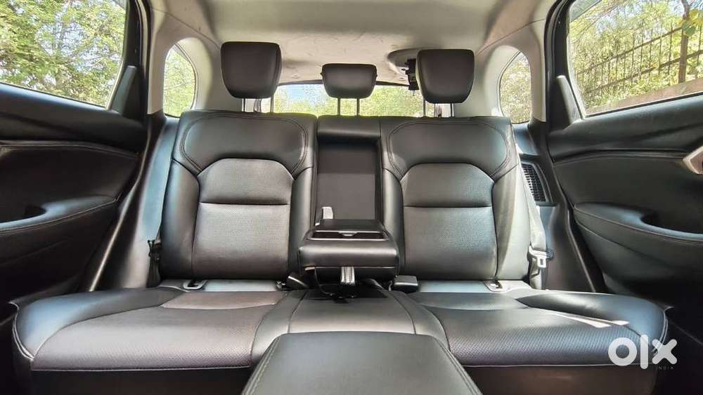 Maruti Suzuki Grand Vitara 1.5 Alpha Plus Intelligent Hybrid Ecvt, 2..