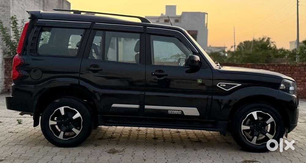 Mahindra Scorpio Classic 2.2 S 11 Mt 7 Str, 2024, Diesel