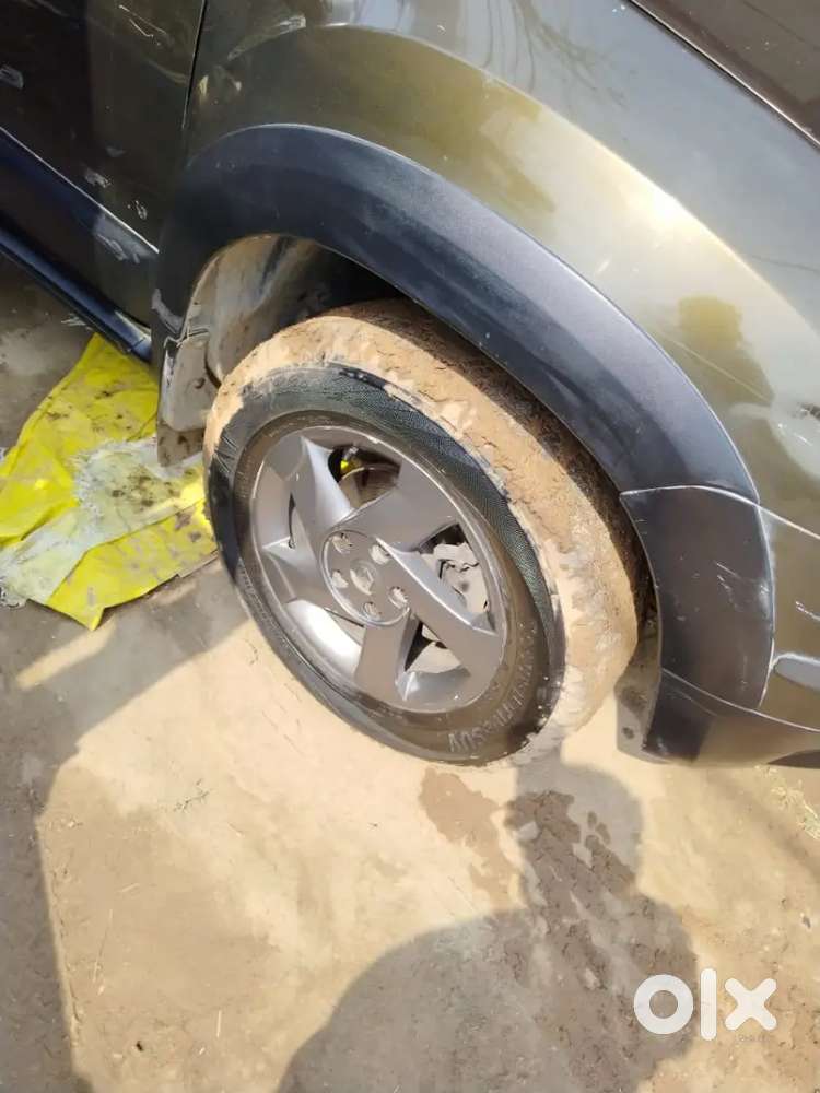 गुड कंडीशन मजबूरी है गाड़ी में कोई कमी नहीं है