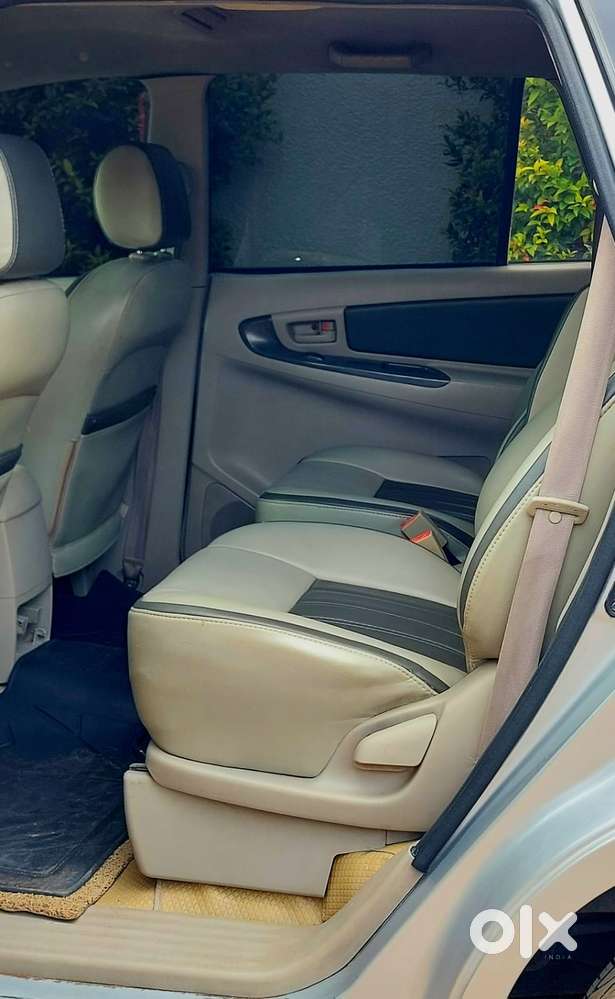 Toyota Innova 2.5 G (diesel) 8 Seater, 2012, Diesel