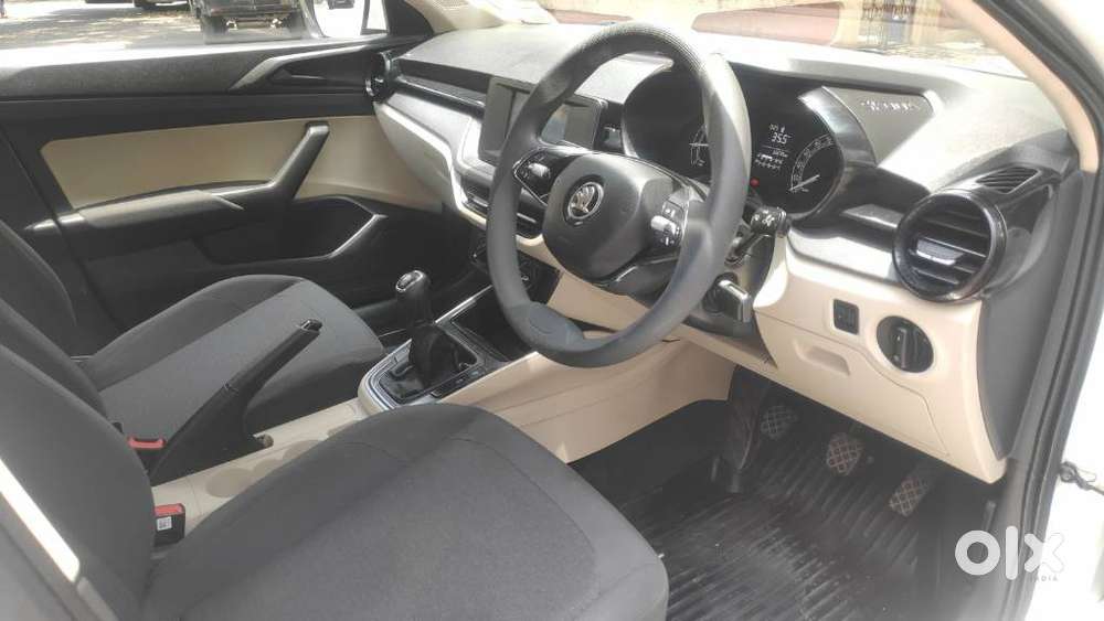 Skoda Slavia 1.0 Active Tsi, 2022, Petrol