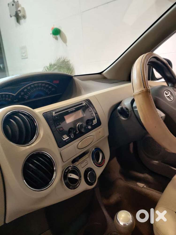 Toyota Etios 2013-2014 V, 2013, Petrol