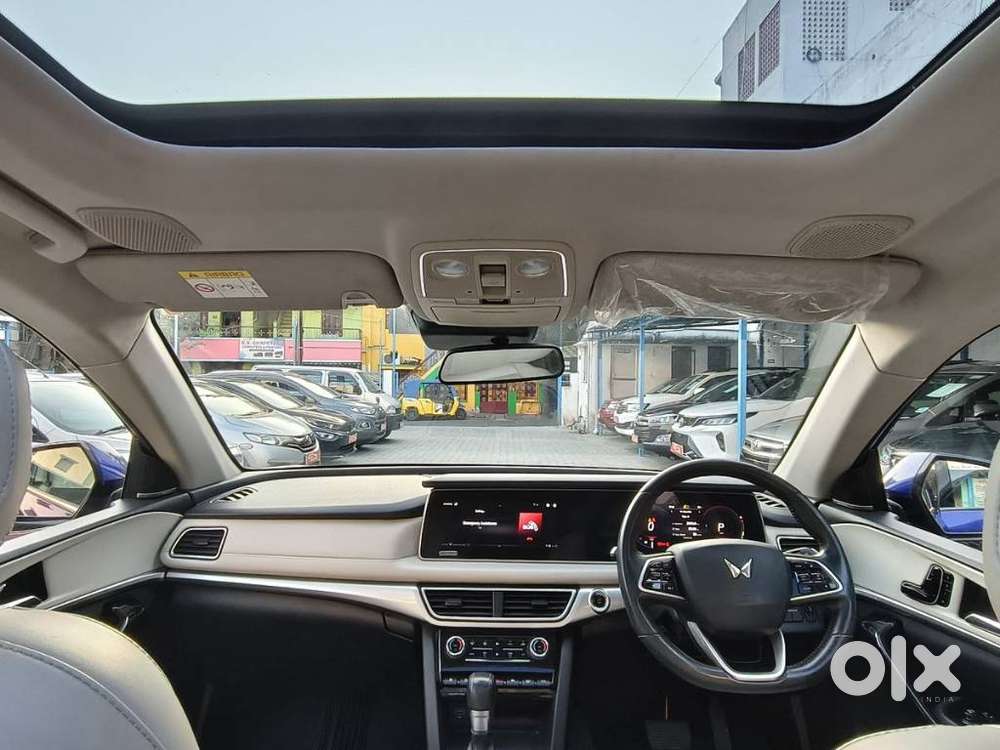 Mahindra Xuv700 2.2 Ax 7 Diesel At Luxury Pack Str, 2023, Diesel