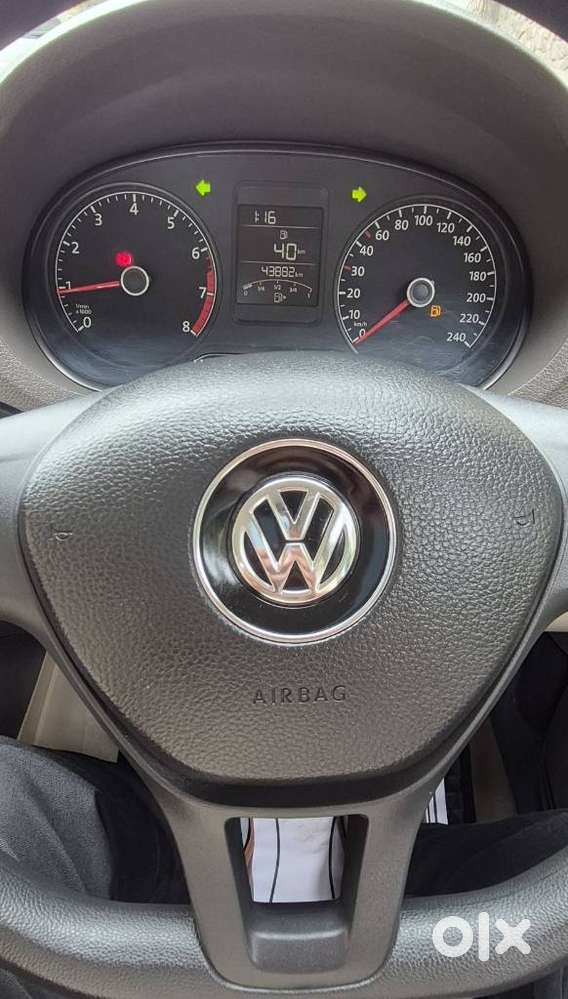 Volkswagen Vento 1.6 Comfortline, 2015, Petrol