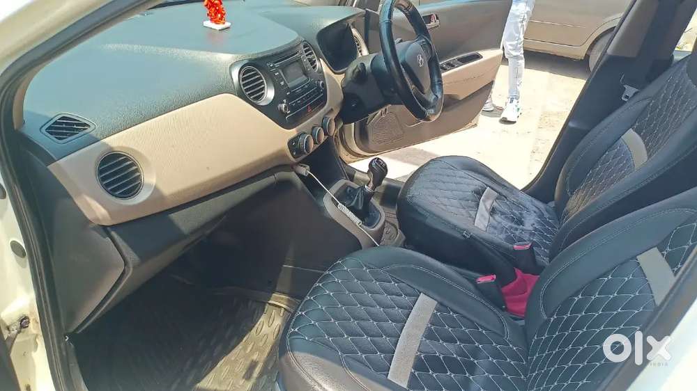 Hyundai Grand I10 2015 Diesel 102000 Km Driven
