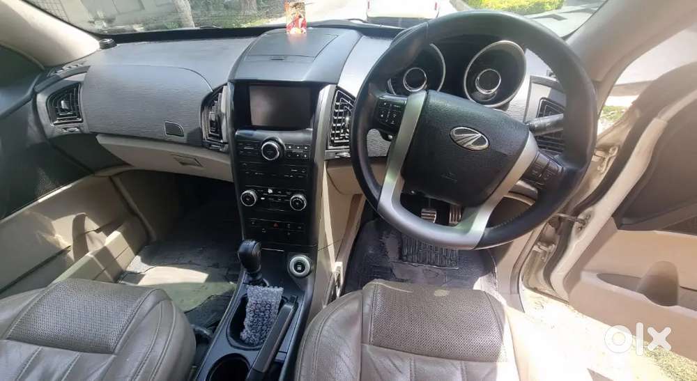 Mahindra Xuv500 2017 Diesel 105000 Km Driven