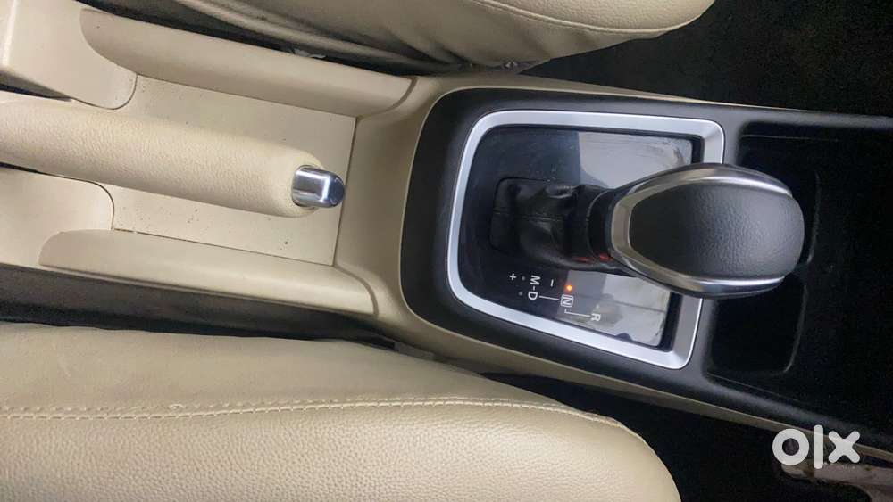 Maruti Suzuki Swift Dzire Amt Zxi, 2017, Petrol