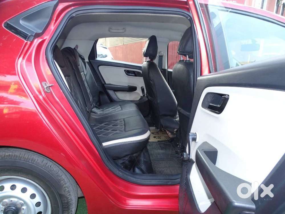 Tata Altroz 1.2 Xe, 2022, Petrol