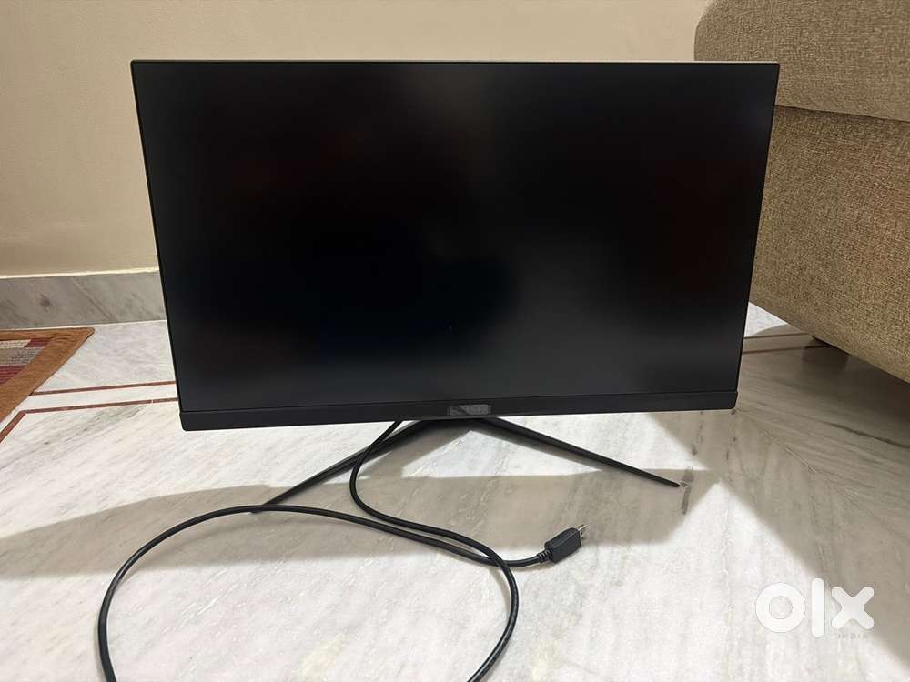 Monitor: MSI 2k 165hz 27 inch