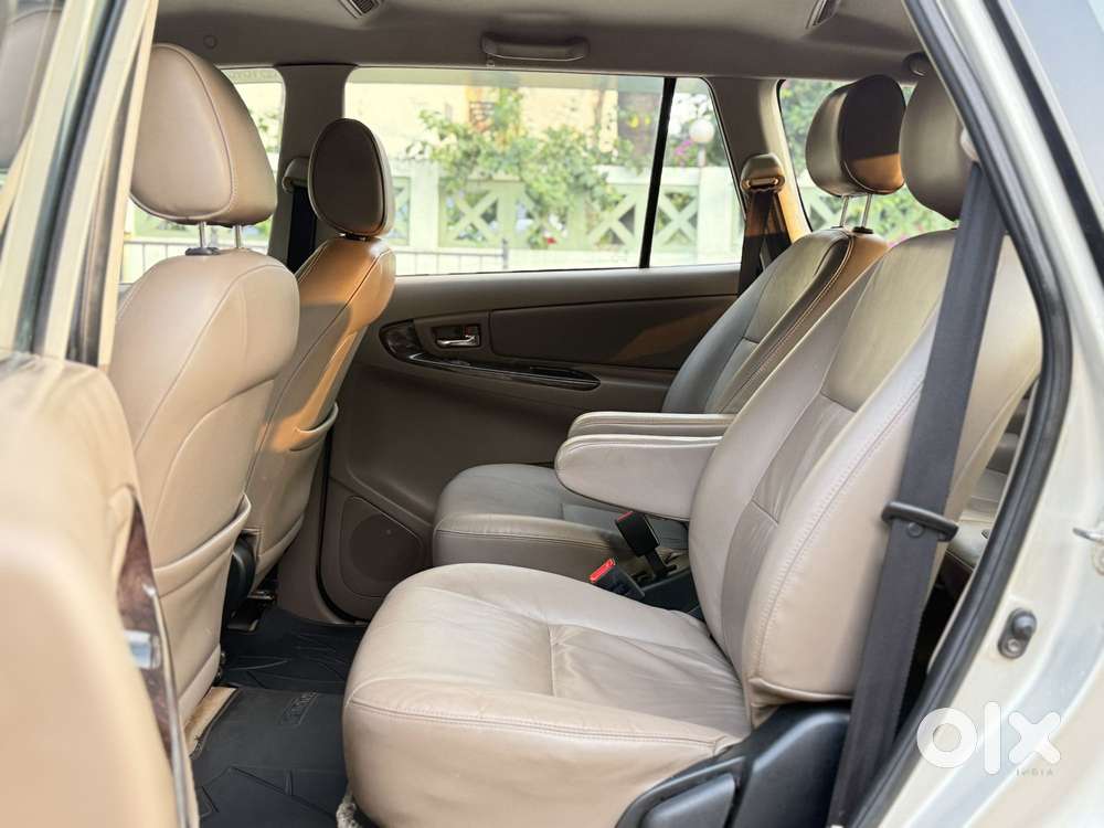 Toyota Innova 2.5 Z Diesel 7 Seater, 2015, Diesel