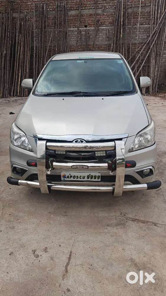 Toyota Innova 2015 Diesel 175000 Km Driven
