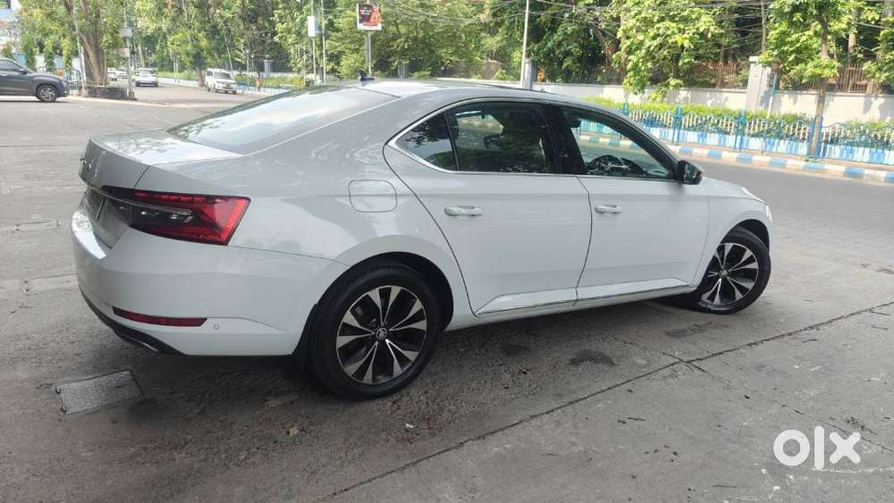 Skoda Superb 2.0 L&k Tsi At, 2022, Petrol