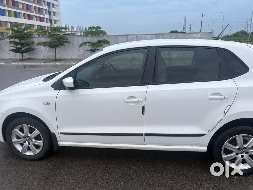 Volkswagen Polo Petrol Highline 1.2l, 2011, Petrol