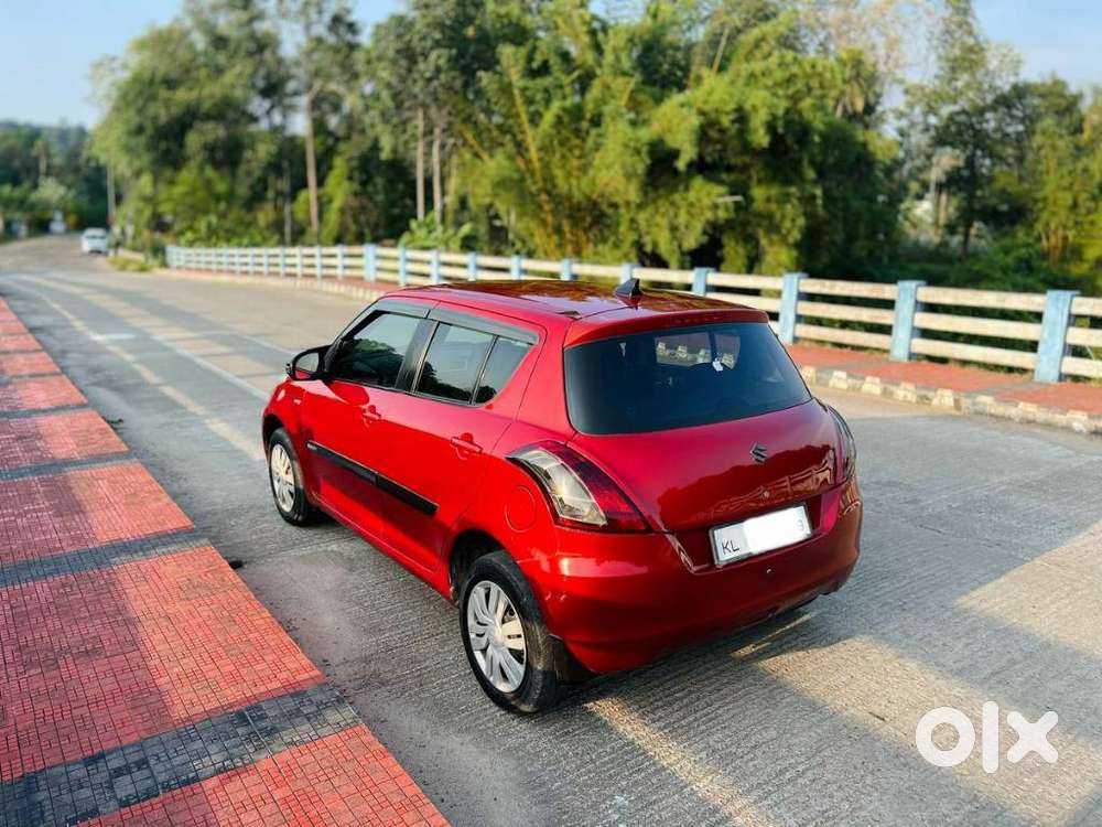 Maruti Suzuki Swift Vxi + Manual, 2012, Petrol