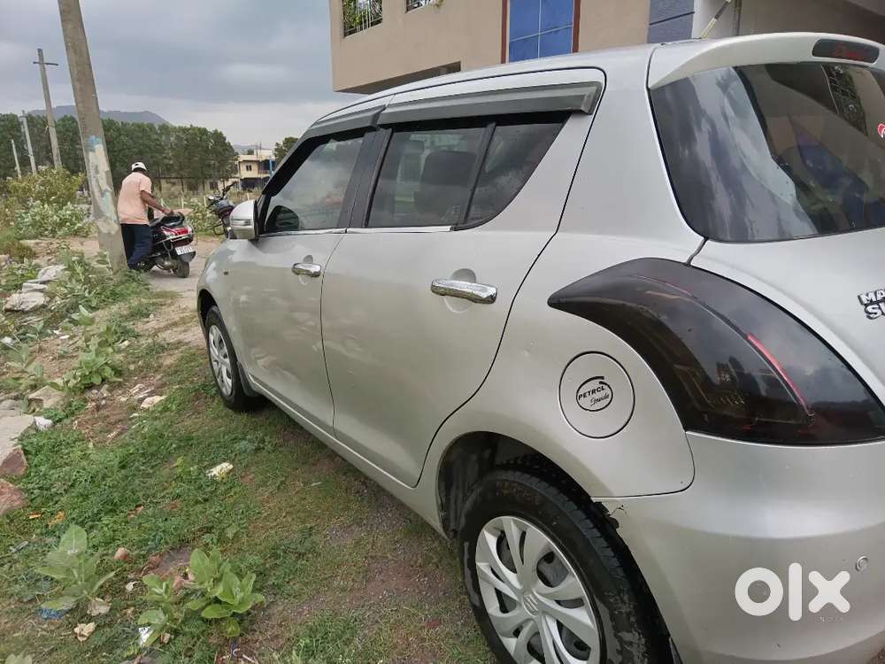 Maruti Suzuki Swift 2015 Petrol 112000 Km Driven