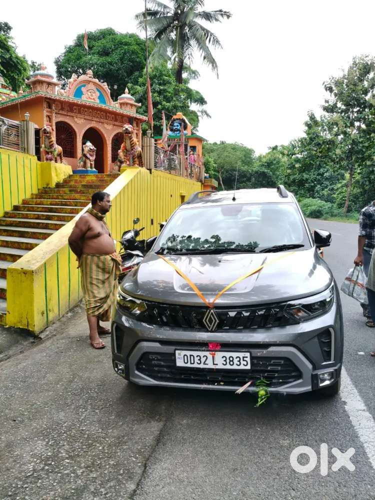 Renault Triber 2025 Petrol 10000 Km Driven 6 Month Old