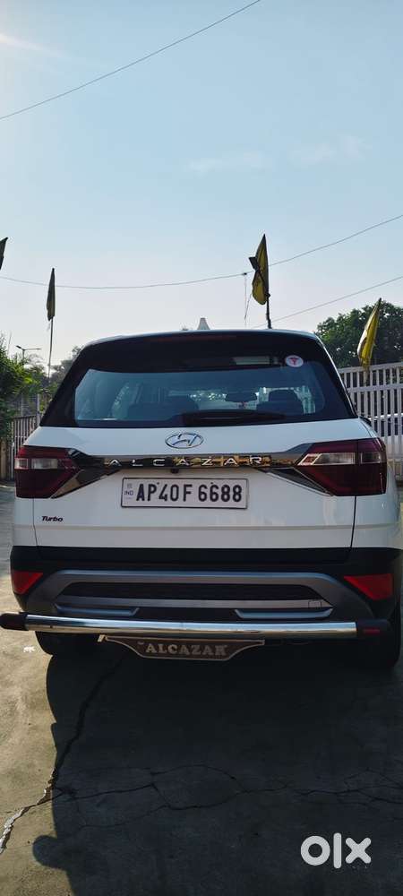 Hyundai Alcazar Platinum (o) 7 Str 1.5 Petrol Dct, 2023, Petrol
