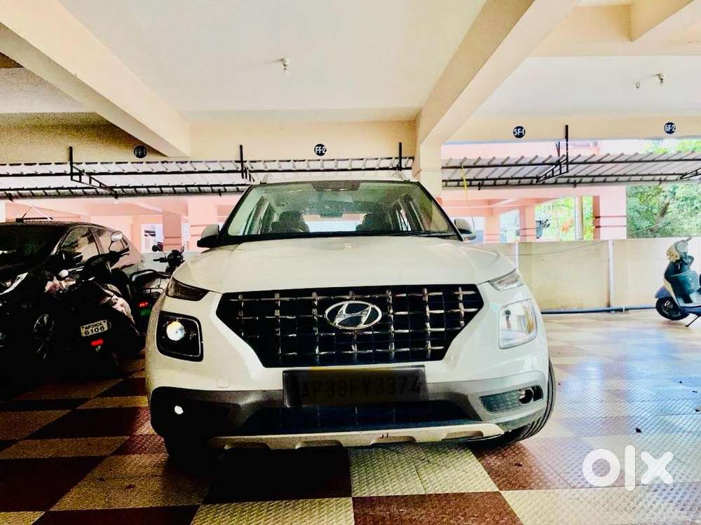 Hyundai Venue 2020 Diesel Well Maintained