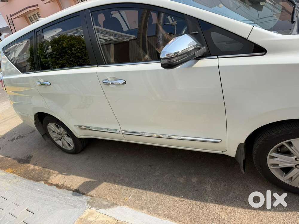 Innova Crysta Hycross Automatic 2.4 Zx