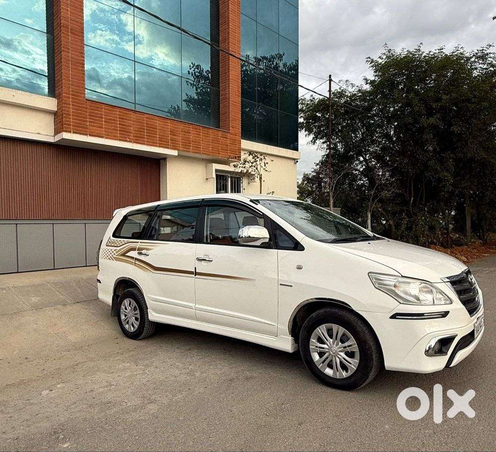 Toyota Innova 2.5 G (diesel) 8 Seater, 2014, Diesel