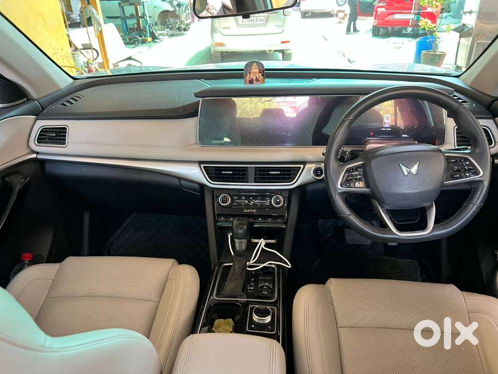 Mahindra Xuv700 Ax7 2022 Diesel Auto.