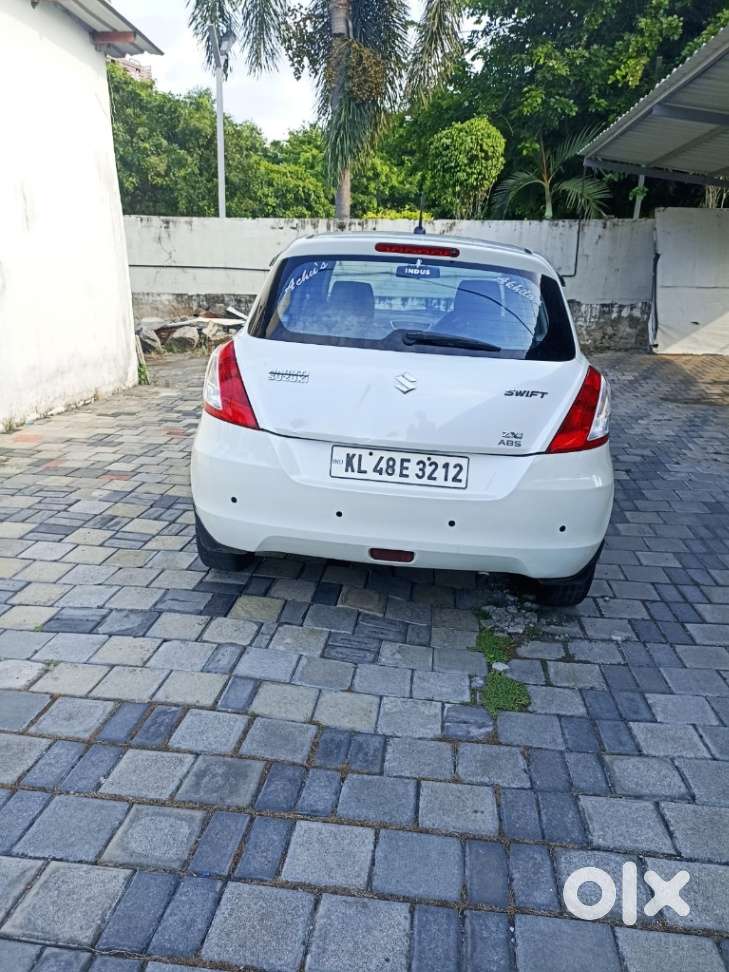 Maruti Suzuki Swift Zxi, 2012, Petrol
