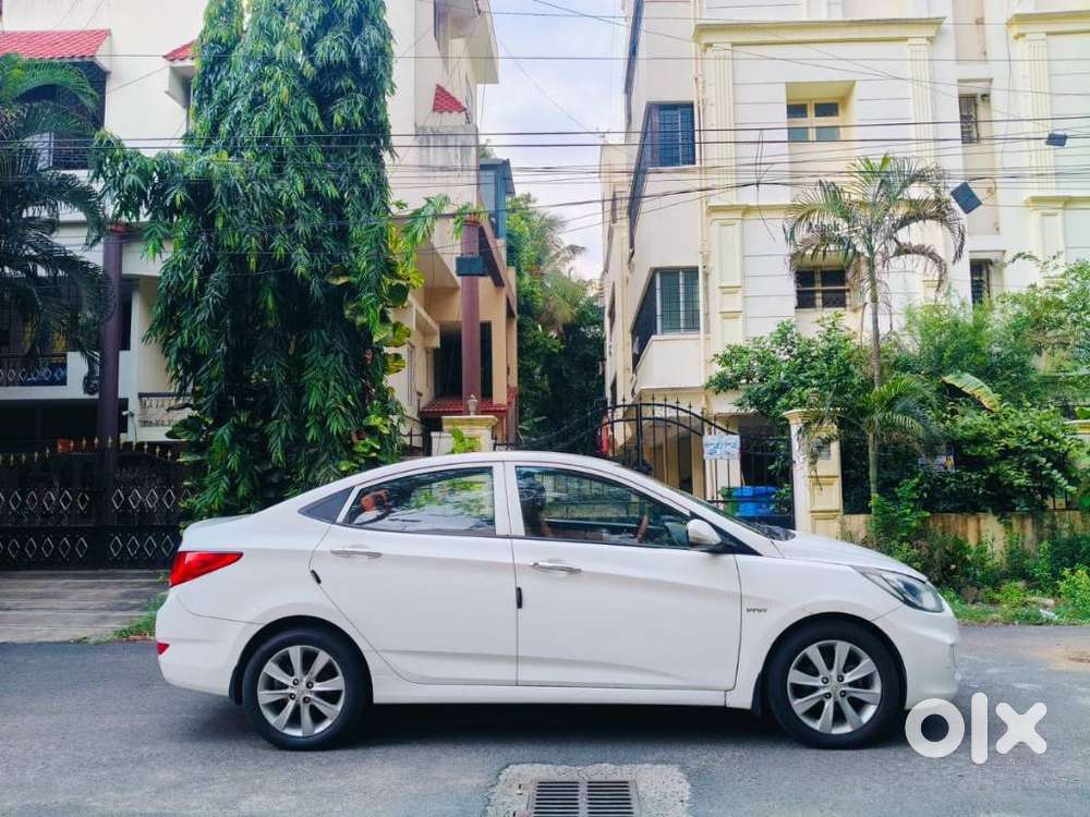 Hyundai Verna Fluidic 1.6 Vtvt Sx Automatic, 2013, Petrol