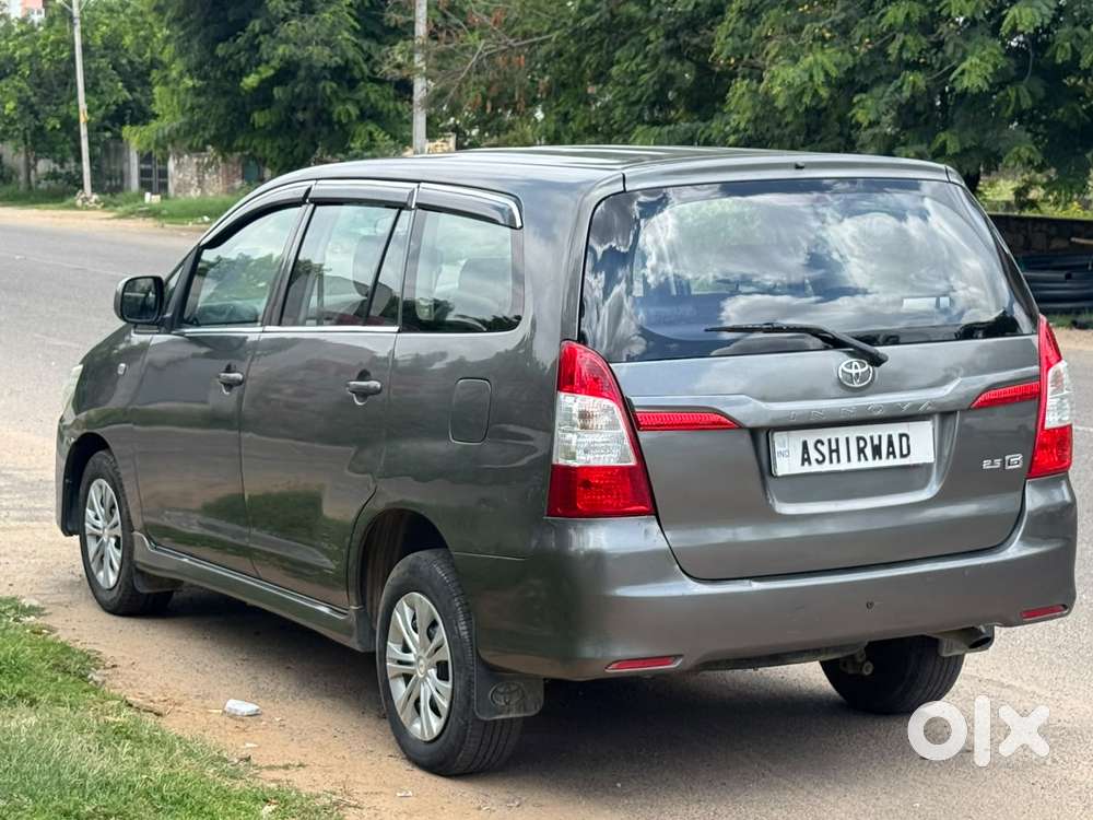 Toyota Innova 2.5 G (diesel) 8 Seater, 2014, Diesel