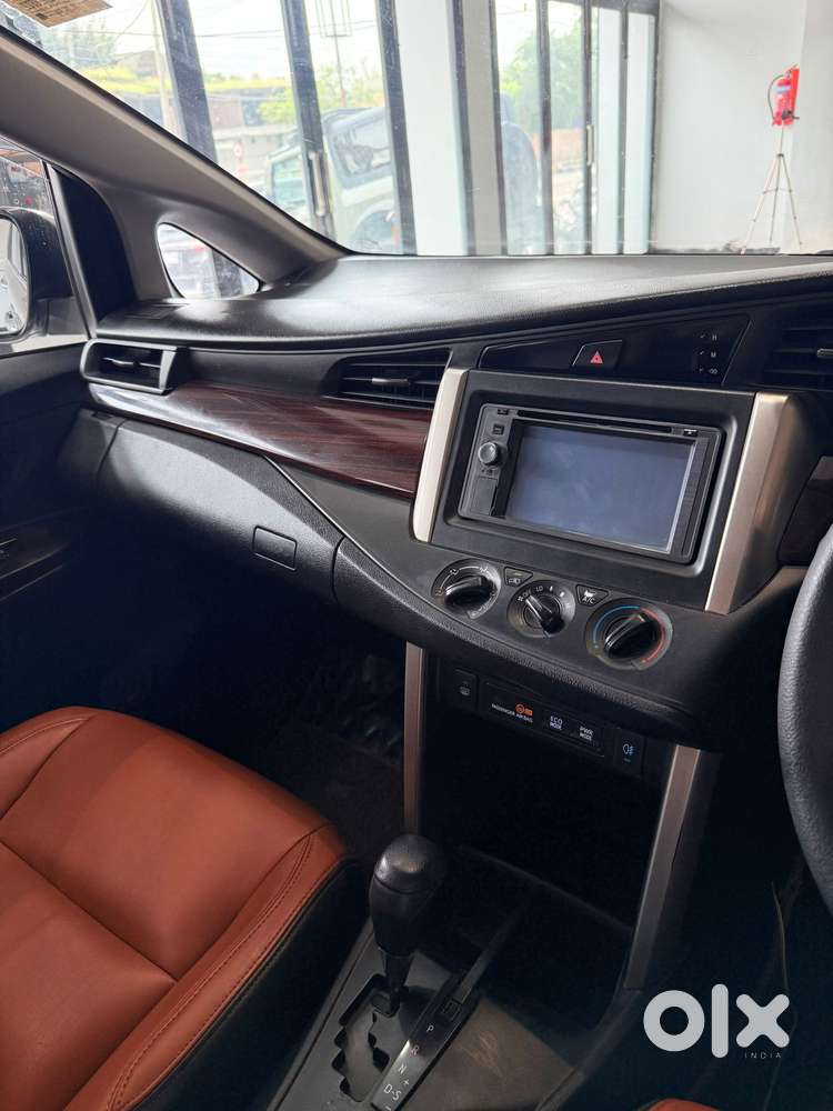 Toyota Innova Crysta 2.8 Gx At 8s, 2016, Diesel