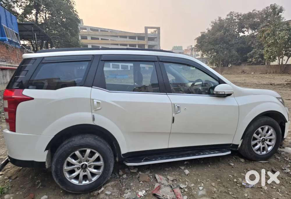 Mahindra Xuv500 2017 Diesel 72800 Km Driven