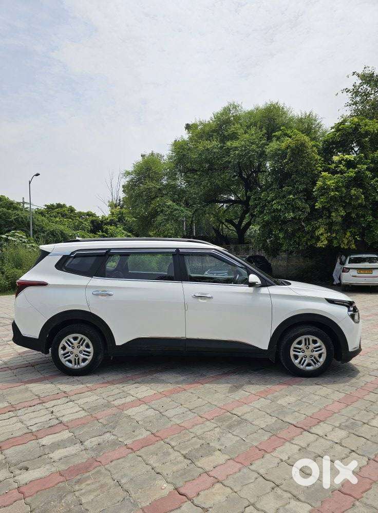 Kia Carens D1.5 6mt Premium 07, 2025, Petrol