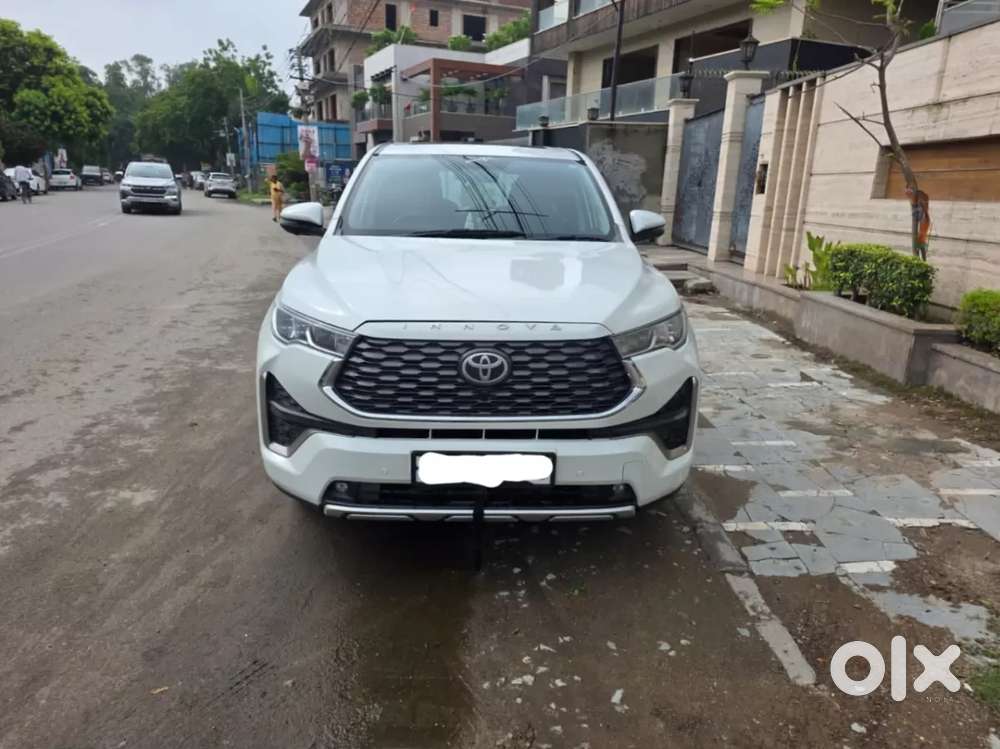 Toyota Innova Hycross 2.0 Zx Hybrid 7 Str, 2024, Petrol