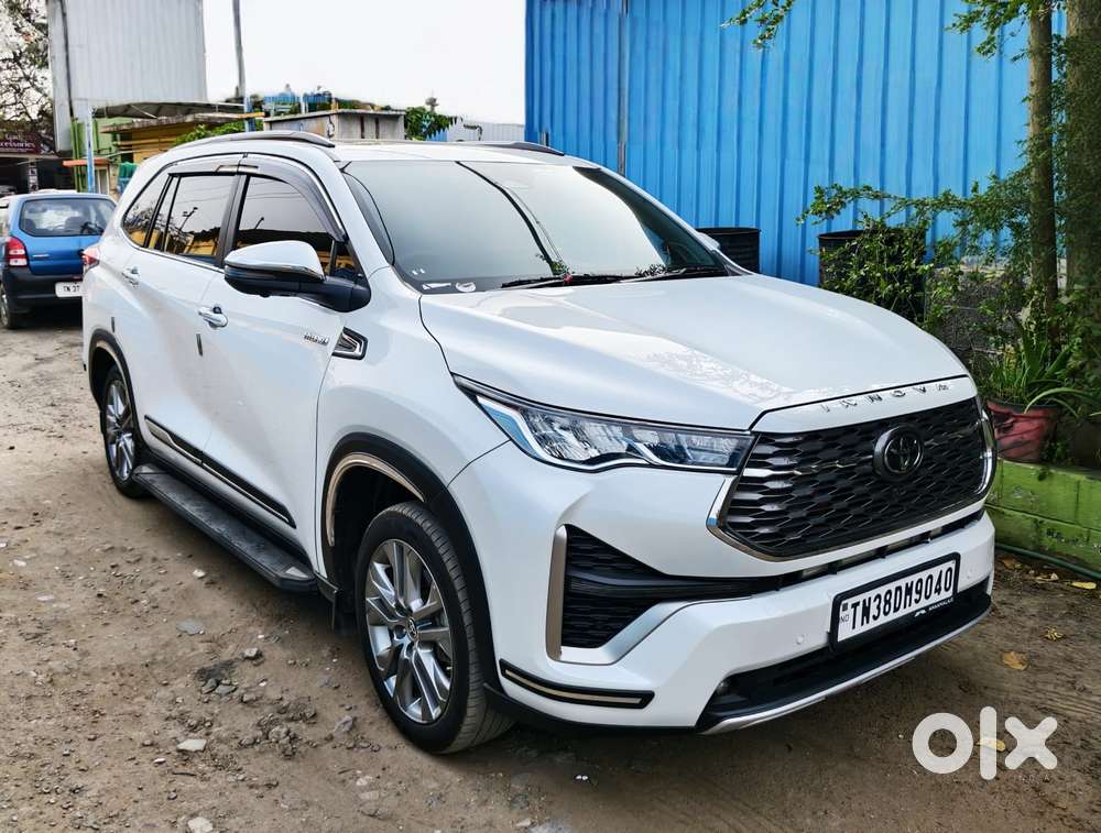 Toyota Innova Hycross 2.0 Zx (o) Hybrid 7 Str, 2025, Petrol