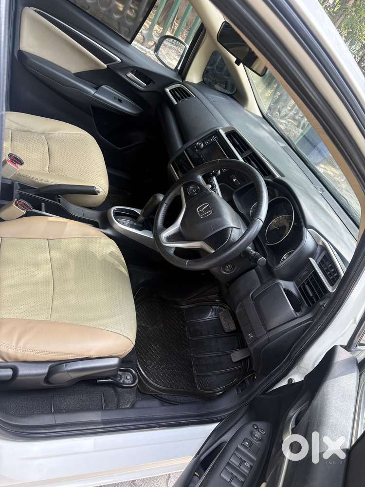 Honda Jazz V Automatic, 2016, Petrol