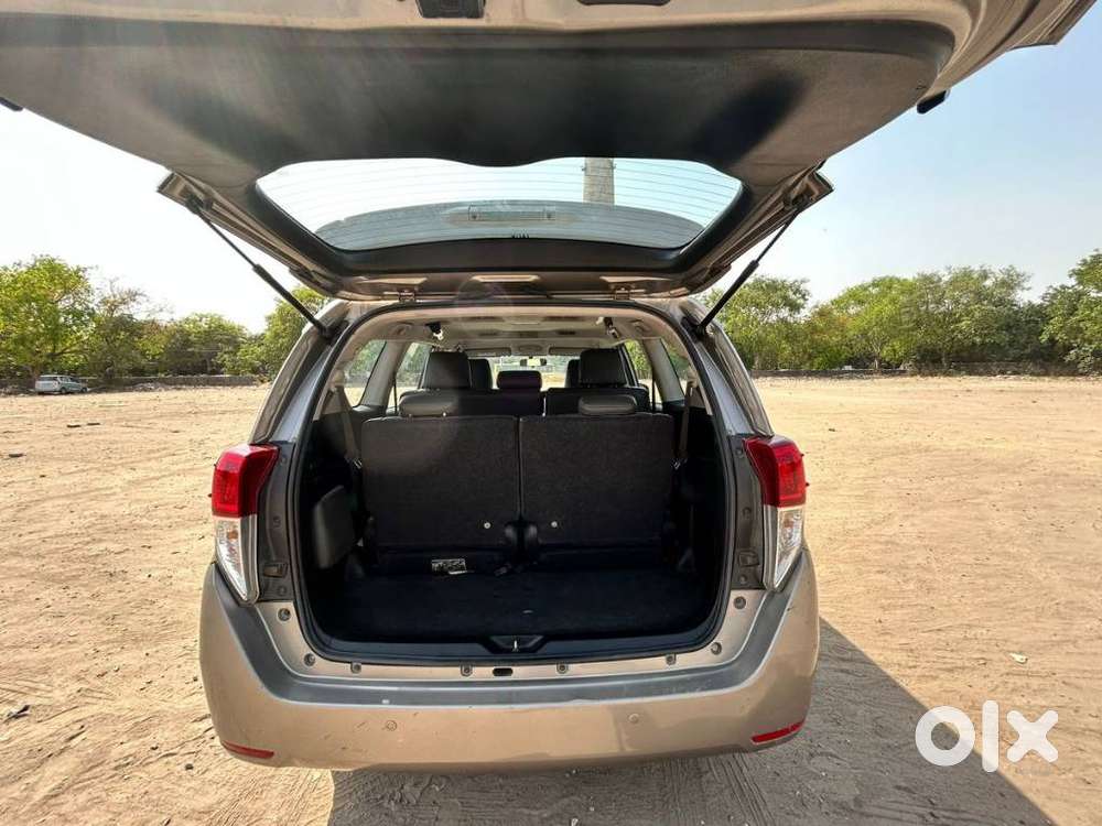 Toyota Innova Crysta 2.4 Gx Mt 8s, 2017, Petrol