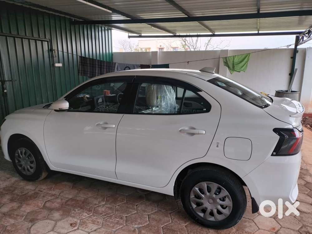 Maruti Suzuki Dzire 1.2 Vxi Cng, 2025, Cng & Hybrids