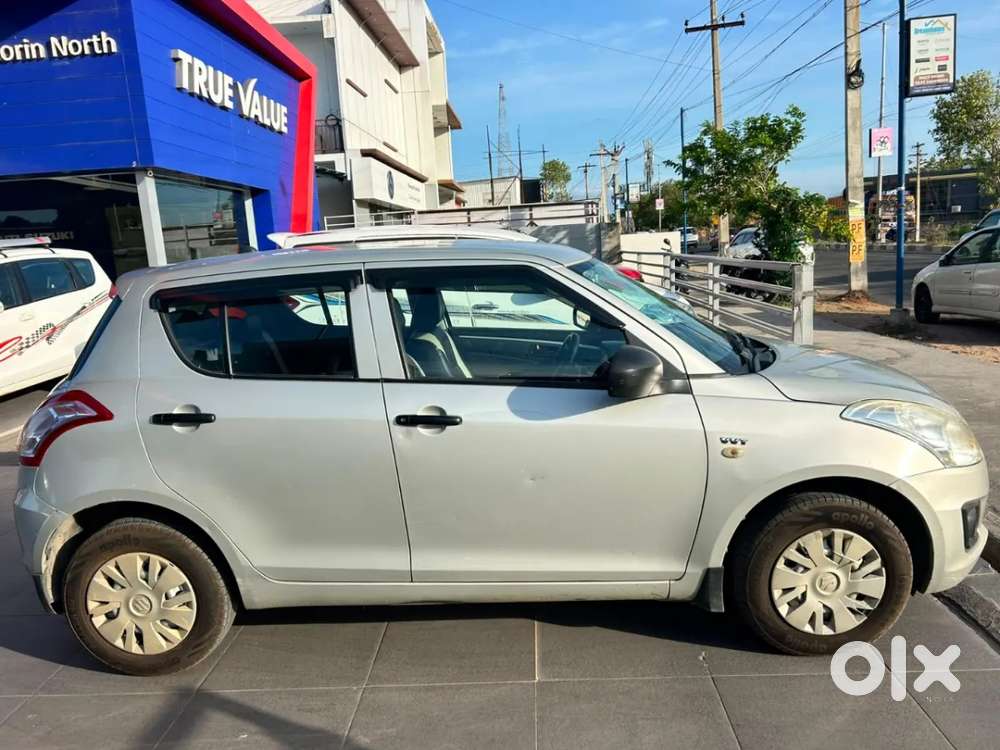 Maruti Suzuki Swift Lxi Optional-o, 2017, Petrol