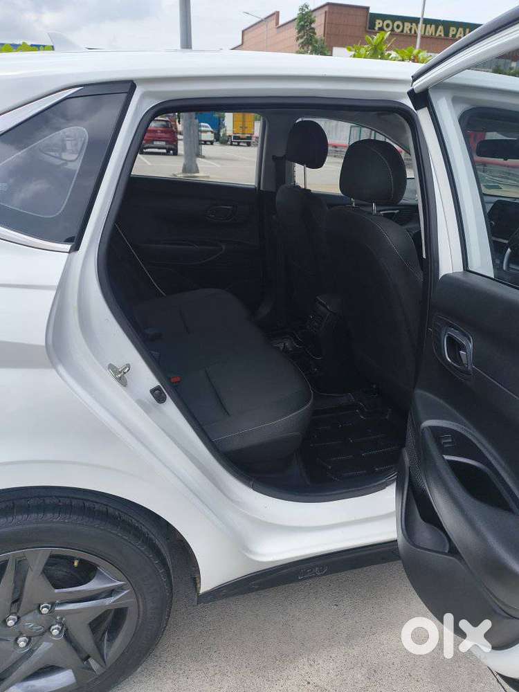 Hyundai I20 Sportz 1.2 Ivt, 2023, Petrol