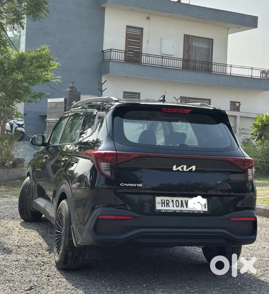 Kia Carens 2025 Petrol 4000 Km Driven